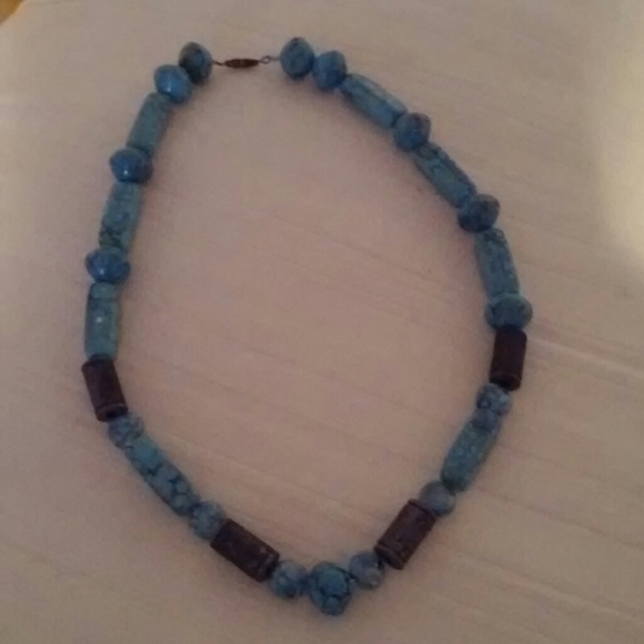 Turquoise Look Necklace - Picture 2 of 4
